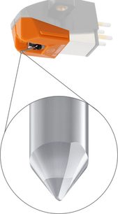 Diamant elliptisk til pladespiller AT-VMN95EN, orange og sort krop, metalforbindelser, nærbillede af den polerede spids