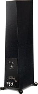 Paradigm Founder 120H sort højttaler i sort træ. Forside, trekvartersvisning. Mat sort kabinet, blank sort front