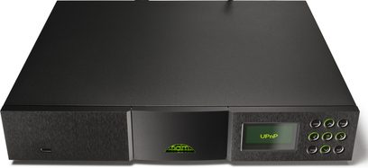 Naim Audio NDX tīkla audio atskaņotājs ar tuneri, skats no priekšpuses, matēta melna korpusa, zaļš displejs, slīpēta alumīnija panelis