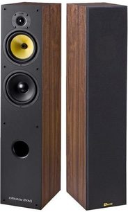 Davis Acoustics Maya teak gulvhøjttaler, frontvisning, mørkt træhøjttaler, sorte og gule højttalere, sort diskant