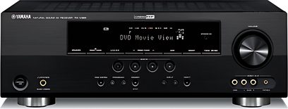 Yamaha RX-V365 sort hjemmebiografsforstærker, set forfra, blå LCD-skærm, sølvfarvede knapper og drejeknapper, hovedtelefonstik til højre