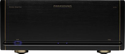 Stereo zesilovač Parasound A21+ černý, pohled zepředu, dva zlaté knoflíky, modrý displej, černé obdélníkové šasi