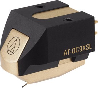 Černá a zlatá gramofonová přenoska Audio Technica AT-OC9XSL, pohled shora a z boku, s jehlou a logem