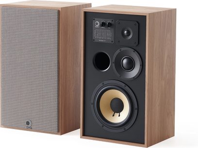 Regallautsprecher Elipson Heritage XLS 11 in hellem Eichenholz, Vorderansicht, Stoffgitter mit Mustern, Gehäuse aus Holz, 3 sichtbare Lautsprecher