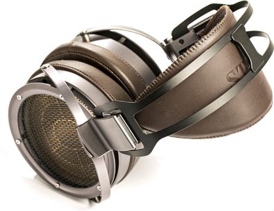 Cuffia aperta STAX SR-X9000 marrone, vista posteriore sinistra a tre quarti, padiglioni ovali, archetto metallico argentato