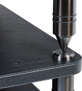 Norstone Design COMO (Base) -lisähylly, musta, lähikuva päästä, metalli, kartion muotoinen, kaiverrus