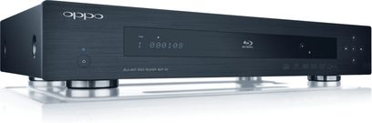 Reproductor de Blu-ray OPPO BDP-93 negro, vista frontal, pantalla azul, botones y bandeja de disco en la parte delantera