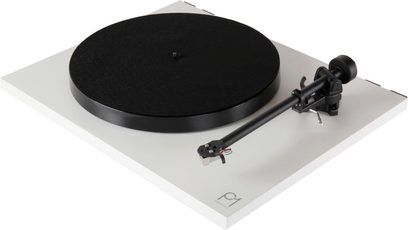 Rega Planar 1 matte white hi-fi turntable, MDF chassis, black platter, tonearm, minimalist design
