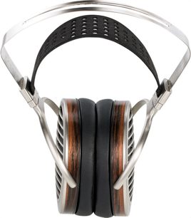 Otwarte słuchawki hi-fi Hifiman Susvara, srebrna opaska i muszle, brązowe poduszki i kabel, widok lekko ukośny z przodu