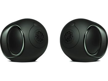 Dva zvočnika DEVIALET Phantom Ultimate 98 dB Deep Forest, matirana sintetična ohišja, stranske membrane, pogled od tri četrtine