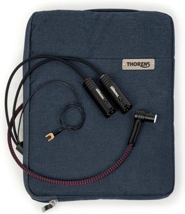 Cavo phono Thorens PhonoConnect PHC 150 DIN-XLR 1,5 m con guaina intrecciata nera e bordeaux, connettori metallici neri e capocorda di massa, vista dall’alto