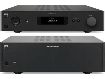Черни hi-fi усилватели NAD C 658 и C 298, изглед отпред с централен екран, бутон за силата на звука и минималистичен преден панел