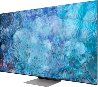 Televizor Samsung QE85QN900A s plochou obdélníkovou obrazovkou zobrazující abstraktní tyrkysově modrou texturu s bublinami