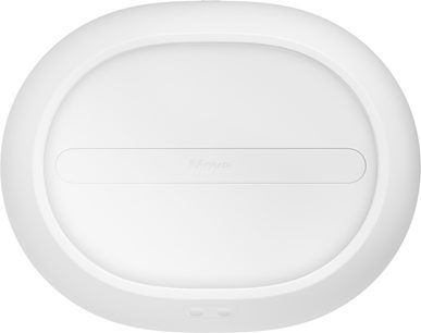 Pārnēsājamais Bluetooth skaļrunis Sonos Move 2 baltā krāsā, gluda ovāla pamatne skatā no apakšas