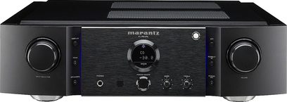 Marantz PM-KI pearl stereo hi-fi forstærker, set forfra, sort front med sølvfarvede knapper og drejeknapper, blå display i midten