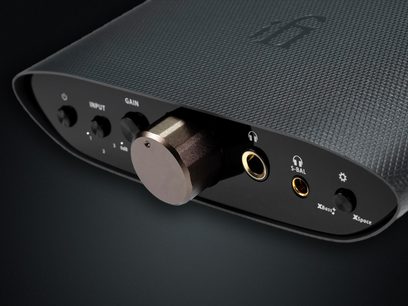 iFi Audio Zen Air Can sort hovedtelefon-forstærker, tæt forfra, med synlige stik og knapper