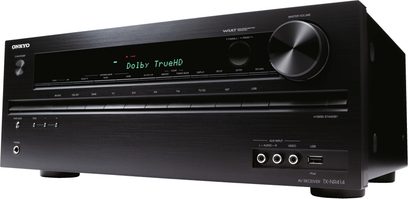 Onkyo TX-NR414 sort hjemmebiografsforstærker, set forfra, "Dolby TrueHD" vist på skærmen, knapper og drejeknapper på frontpanelet