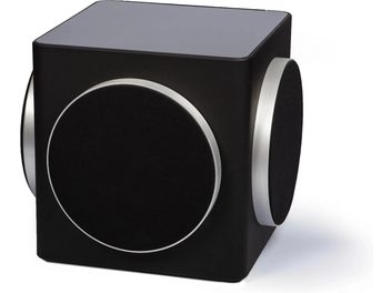 Sira L-1 subwoofer, pohled v perspektivě, černá krychlová skříň, strany s kruhovými reproduktory lemovanými stříbrným kovem