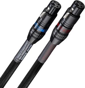 Dva audio kabely XLR Real Cable Cheverny II, délka 1 metr, černé a modré konektory, černý opletený plášť