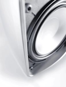 Coluna hi-fi compacta Canton Plus XL.3 branca, close-up do altifalante circular em caixa moderna