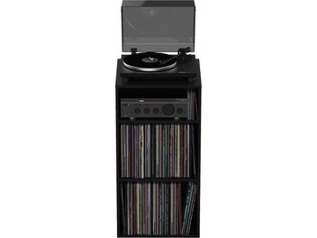 Glorious Modular mix rack must mööblieseme eestvaade, millel on vinüülmängija, vinüülide ja integreeritud audiotehnika hoiustamiseks mõeldud riiulid