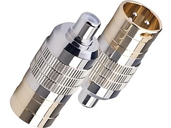 Due connettori RCA maschio placcati oro e cromo, di forma cilindrica striata, visti di fronte su sfondo bianco