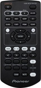 Sort Pioneer fjernbetjening med grå knapper og LCD-skærm, set forfra