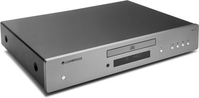 CD přehrávač Cambridge Audio AX-C35 stříbrný, pohled zepředu, obdélníkový tvar, stříbrná čelní strana s displejem a tlačítky