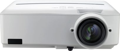 Bílý videoprojektor Mitsubishi WL2650U, pohled zepředu, černý objektiv uprostřed, konektory vzadu
