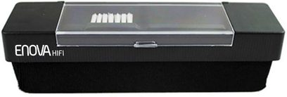 Kartáček na vinyl Enova HIFI BVA 10 černý, pohled shora, obdélníkové pouzdro s víkem, 10 zarovnaných bílých štětin