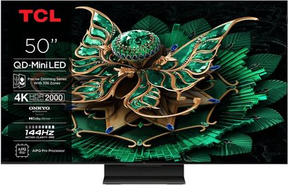 TCL 50C7K svart högupplöst TV med tunn metallram, sedd framifrån, 50-tums platt QD-Mini LED-skärm som visar ett dekorativt grönt och gyllene mönster samt teknisk information till vänster, monterad på ett centrerat metallstativ