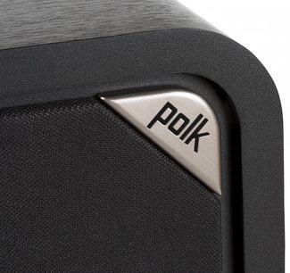Polk Audio HTS 12 sort baskabinettet, nærbillede af øverste venstre hjørne med Polk-logo i børstet aluminium