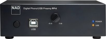 USB-Phono-Vorverstärker NAD PP4 schwarz, Vorderseite mit Logo, Beschriftungen, USB-Anschluss, 2 LEDs, Stromanschluss auf der rechten Seite