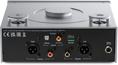 Pro-Ject CD Box RS2 Tube argento, vista posteriore con uscite audio XLR, RCA, ottica e coassiale su chassis argentato