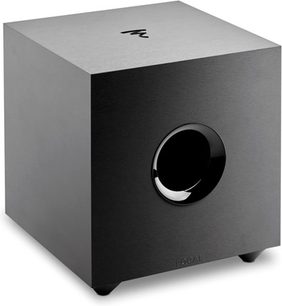 Focal CUB Evo schwarzer Subwoofer, kubische Form, schwarze Front mit zentralem rundem Lautsprecher, Frontansicht