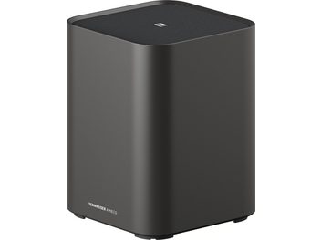 Sennheiser AMBEO Sub čierny kubický subwoofer, biele logo, perforovaná mriežka vpredu, rozsvietená LED dióda na vrchu