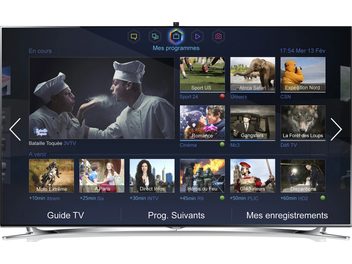 Domovská obrazovka televizoru zobrazující nabídku s miniaturami programů, filmů a nadcházejících pořadů