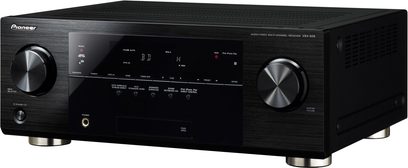 Pioneer VSX-826-K sort home cinema-forstærker, set forfra, front med knapper, drejeknapper, display og hovedtelefonstik