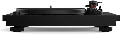 Reloop Turn 3 MK2 svart platespiller, forfra, tonarm med pickup, tallerken, knapper og justeringshjul
