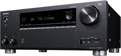 Onkyo TX-RZ740 sort home cinema-forstærker set forfra, blåt display, sølvfarvede knapper og drejeknapper, hovedtelefonstik