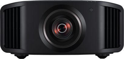 JVC DLA-NZ7 videoprojektor, set forfra, afrundet rektangulær form, centralt objektiv med rød ring, sidehulninger til ventilation