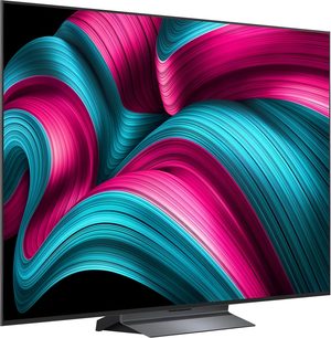 LG OLED65C5 fekete televízió, ultra vékony fémkerettel és üveg kijelzővel, háromnegyedes előlátásban, sötét középső állványon