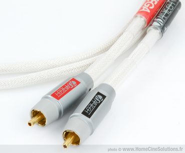 Analogový RCA audio kabel AirTech Omega 2 x 1M bílý, pozlacené RCA konektory, bílý opletený plášť, detailní pohled