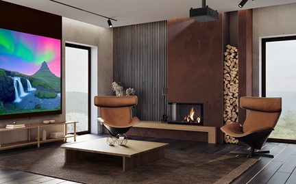 Proiettore da soffitto nero in soggiorno moderno con camino, poltrone in pelle marrone e grande schermo a parete