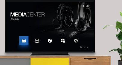 Tv-skærm, der viser brugergrænsefladen på en Zidoo Z1000 PRO multimedie-afspiller med filmruller i baggrunden