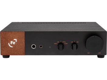 Svart Ferrum Audio ERCO Gen 2 hi-fi hörlursförsteg, front med brun panel, stor ratt till höger och hörlursuttag