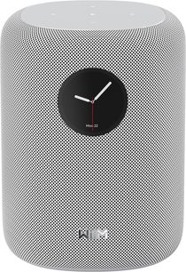 Witte WiiM Sound-smartspeaker met geperforeerd frontpaneel, rond scherm met klokweergave en aanraakbediening aan de bovenkant
