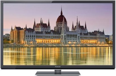 Panasonic TX-P65ST50 fladskærms-TV, der viser et billede af det ungarske parlament i Budapest oplyst om natten og spejlet i Donau