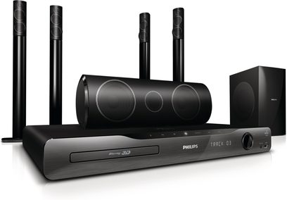 Philips HTS5592 sort hjemmebiografsystem med 5 højttalersøjler, 1 basrør, 1 3D Blu-ray-afspiller, set forfra