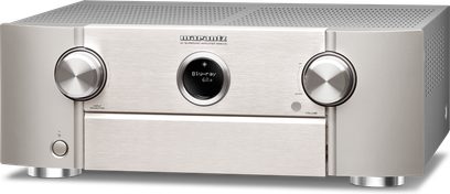 Stříbrno-zlatý domácí kino zesilovač Marantz SR6015, pohled zepředu, modrý displej „Blu-ray 60h“, stříbrná tlačítka a ovládací kolečka